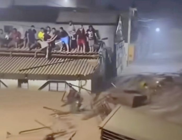 Warga Batam, khususnya suku Batak, menggalang bantuan dana Peduli Tapanuli untuk korban banjir bandang dan longsor di Tapanuli, Sumut. (Istimewa)