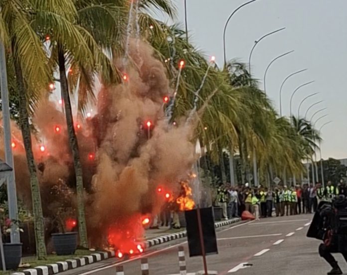 Bandara Internasional Hang Nadim Batam mendadak berubah mencekam pada Selasa (2/12/2025) sekitar pukul 13.30 WIB. (uly)