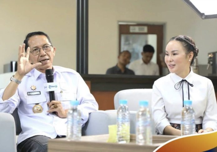 Wali Kota Batam, Amsakar Achmad, meminta masyarakat waspada menghadapi potensi bencana hidrometeorologi akhir 2025 hingga awal 2026. (Diskominfo Kota Batam)