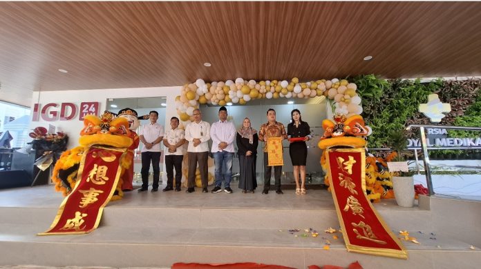 RSIA Royal Medika resmi beroperasi, berlokasi di Griya Medika Batam, Komplek Mega Indah Blok A 3–4 & B 1–4, Sungai Panas, Kota Batam, Kepri. (uly)