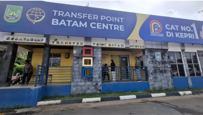 Kepala Dinas Perhubungan Kota Batam, Leo Putra, mengatakan kebutuhan halte di Batam mencapai sekitar 200 unit. (uly)