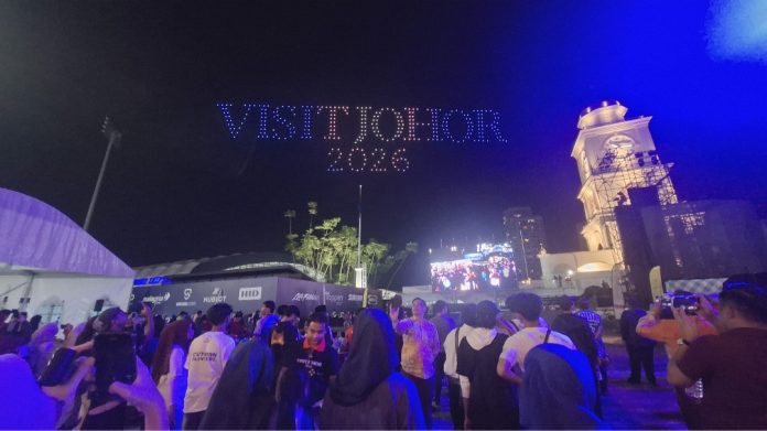 Tahun Melawat Johor 2026 resmi diluncurkan dengan penuh gilang-gemilang dan warna-warni, Jumat (12/12/2025) malam. (uly)
