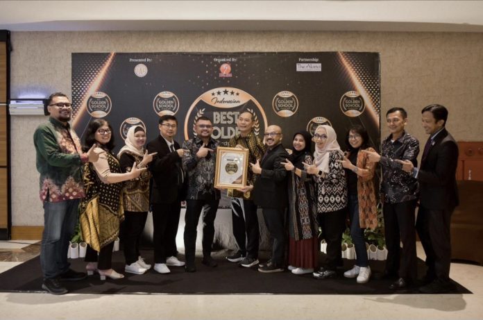 RSBP Batam kembali mencatatkan prestasi di tingkat nasional dengan diterimanya penghargaan Indonesian Best Golden Awards 2025 dalam kategori “The Best Reliable Hospital in Health Service Excellent of the Year.” (Humas BP Batam)