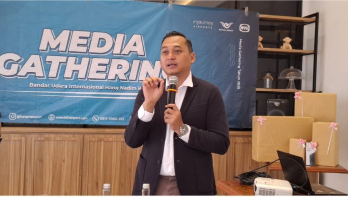 Direktur Utama PT Bandara Internasional Batam, Annang Setia Budhi, mengatakan penambahan rute Batam-Jambi ini merupakan langkah strategis dalam memperkuat jaringan penerbangan domestik dari dan menuju Bandara Hang Nadim Batam. (uly)