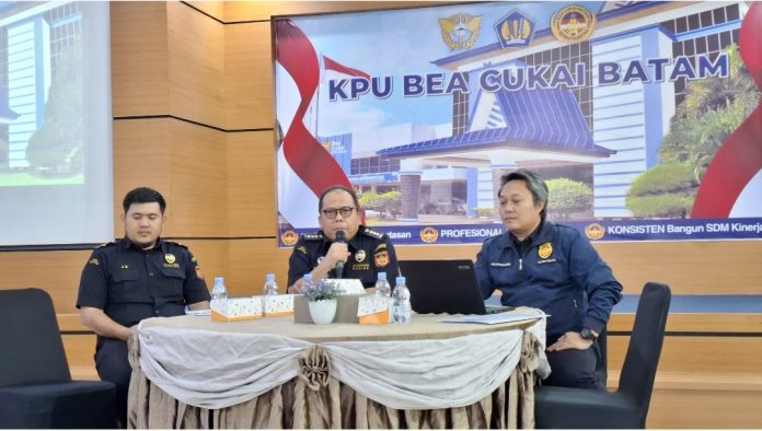 Kepala Bidang Bimbingan Kepatuhan dan Layanan Informasi Bea Cukai Batam, Evi Octavia, mengatakan pihaknya telah melakukan pemetaan secara menyeluruh terhadap peredaran rokok ilegal di wilayah Batam. (uly)