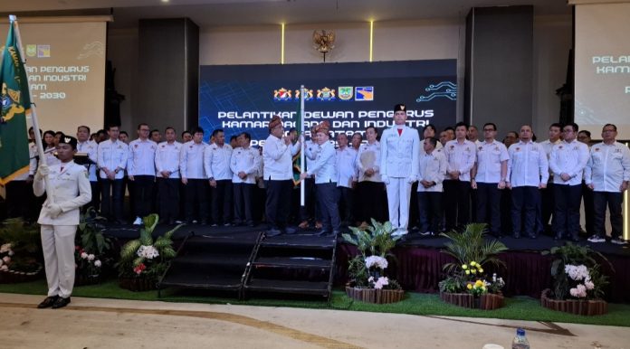 Ketua Kadin Kota Batam, Roma Nasir Hutabarat, menegaskan bahwa Kadin satu-satunya organisasi dunia usaha yang sah dan diakui negara. (uly)