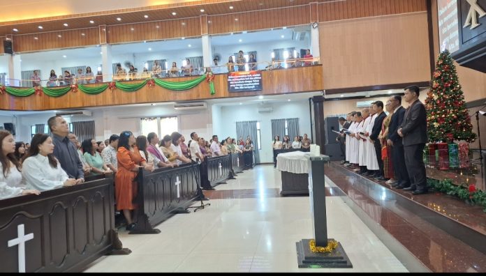 HKBP Batam Center Ressort Batam Center menggelar ibadah Natal, Kamis (25/12/2025) selama dua sesi, pukul 07.00 WIB dan 10.00 WIB. (uly)