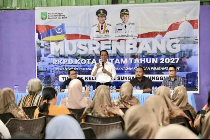 Wali Kota Batam, Amsakar Achmad menghadiri Musrenbang Kelurahan Sadai dan Kelurahan Sungai Pelunggut Tahun 2026, Minggu (11/1/2026). (Diskominfo Kota Batam)