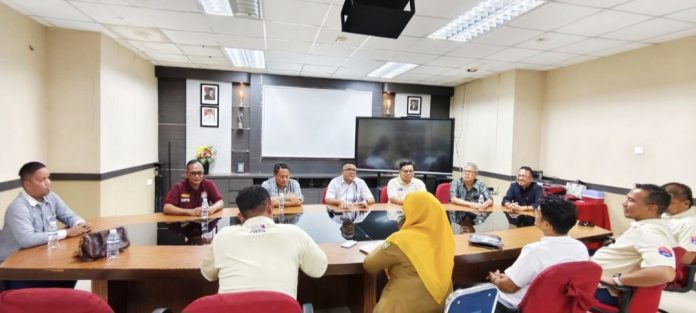 Pada Selasa (20/1/2026), rombongan JWFA yang dipimpin Presiden JWFA, Ricalin Iganam, bersama lima pengurus dan pelatih, bertandang ke Batam. (Istimewa)
