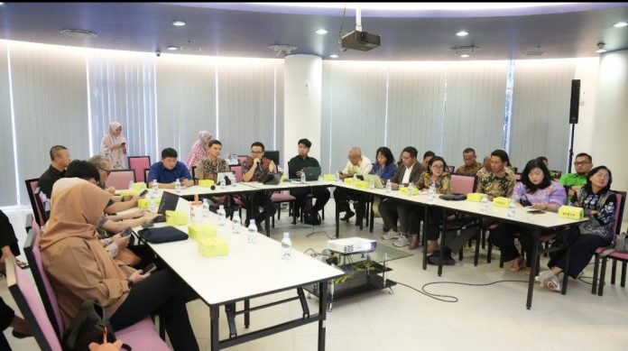 Direktorat Pengendalian Pengelolaan Lahan, Pesisir dan Reklamasi, BP Batam menyelenggarakan sosialisasi pemutakhiran akun Land Management System (LMS) Online sekaligus penerapan tanda tangan elektronik (TTE) dalam proses penandatanganan perjanjian pemanfaatan tanah, Rabu (4/2/2026). (Humas BP Batam)