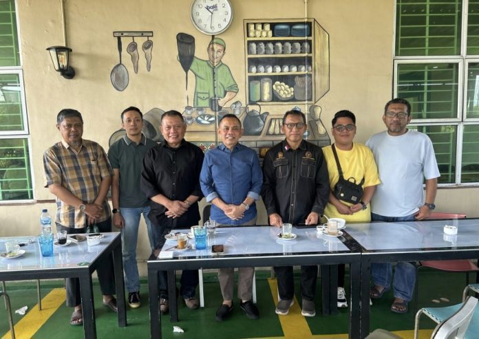 BWI Kota Batam melaksanakan silaturahim dan diskusi strategis dengan Anggota DPD RI Daerah Pemilihan Kepulauan Riau, H. Dharma Setiawan. (Istimewa)