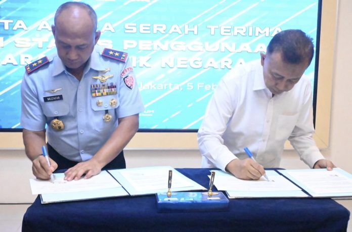 BP Batam, melakukan penandatanganan BAST alih status penggunaan BMN dari BP Batam ke TNI Angkatan Udara, di Kantor Makodau I Jakarta, Kamis (5/2/2026). (Humas BP Batam)