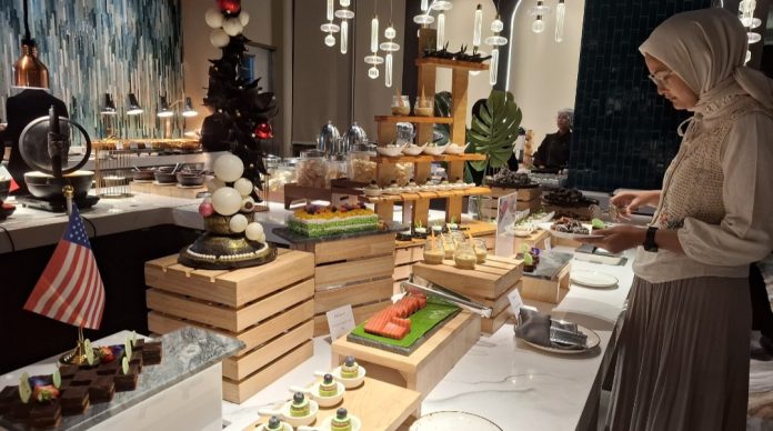 Melalui konsep “Flavors of the World”, Oakwood sediakan kuliner lintas negara merangkum hidangan tujuh benua dalam pengalaman buka puasa. (uly)