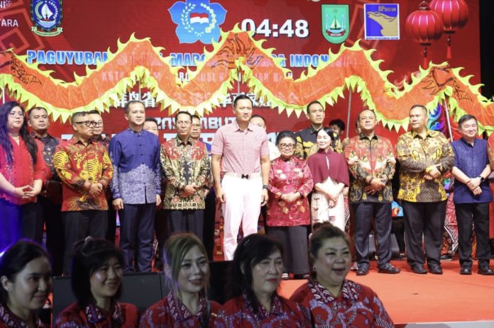 Perayaan Tahun Baru Imlek 2577/2026 di kawasan Komplek Bumi Indah berlangsung meriah dengan kembang api dan atraksi barongsai, Senin (16/2/2026). (Istimewa)