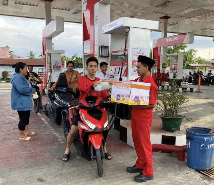 Pertamina Patra Niaga Regional Sumbagut memperkuat pelayanan melalui implementasi standar 10 Basic Service SPBU-Ramadan Greeting yang dijalankan secara konsisten oleh seluruh operator. (Istimewa)