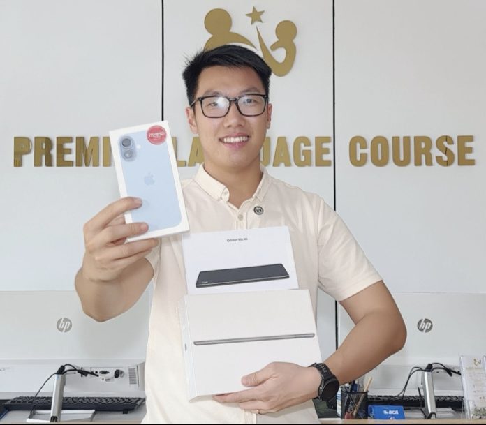 PLC kursus Inggris favorit di Batam meluncurkan program terbarunya, yaitu English Presentation Class. Khusus meningkatkan kepercayaan diri murid. (Istimewa)