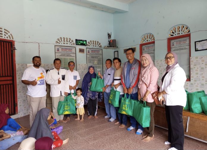 Semangat berbagi di bulan suci Ramadan, KJK dan Sejuk Batam salurkan sembako untuk panti asuhan At-Taqwa, Senin (9/3/2026). (Istimewa)
