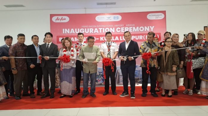 Maskapai AirAsia resmi melayani rute penerbangan langsung antara Batam dan Kuala Lumpur setiap hari sejak Jumat (13/3/2026). (uly)