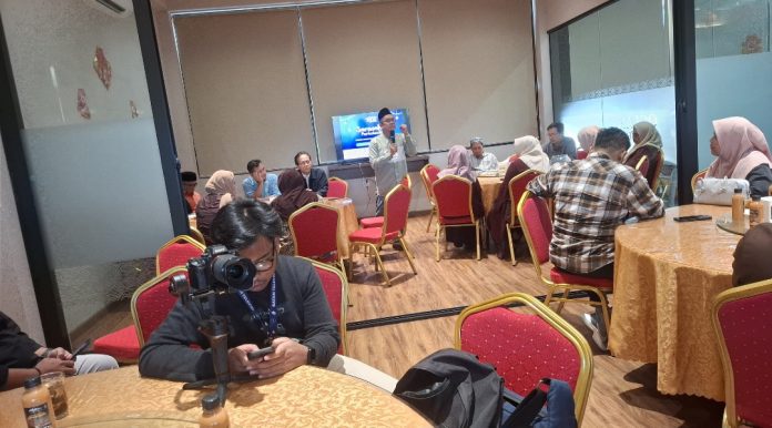 FJP Kepri menggelar Sarasehan Pariwisata yang dirangkaikan dengan buka puasa bersama di Ocean Garden Restaurant, Jumat (13/3/2026). (uly)