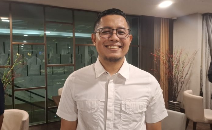 Sales Area Manager Retail Kepri Pertamina Patra Niaga, Bagus Handoko mengatakan pihaknya mengadakan penambahan armada distribusi dengan memanfaatkan mobil tangki non-reguler (putih-biru), yang biasanya melayani sektor industri. (uly)