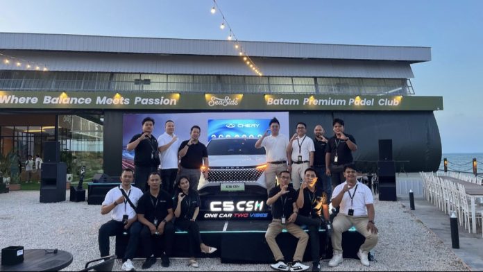 Chery C5 CSH resmi diperkenalkan di Batam, menghadirkan teknologi Chery Super Hybrid dengan konsep “One Car, Two Vibes” yang menggabungkan performa, efisiensi, dan kenyamanan dalam satu kendaraan. (Istimewa)
