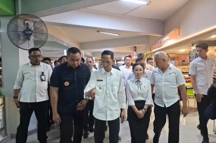 BP Batam meninjau pelayanan keimigrasian di Pelabuhan Internasional Batam Centre pasca ditemukannya praktek pungli, Selasa (31/3/2026). (uly)