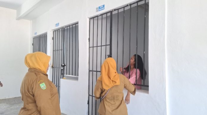 Kepala Dinas Sosial dan Pemberdayaan Masyarakat, Zulkifli Aman menegaskan pentingnya pemeliharaan aset daerah termasuk gedung pelayanan sosial. (uly)