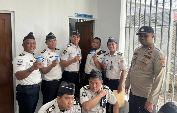 Memperingati Hari Bhakti Pemasyarakatan, rutan Batam gelar razia gabungan dan tes urine petugas serta warga binaan, Senin (6/4/2026). (Istimewa)
