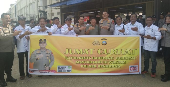 Polresta Barelang menggelar kegiatan Jumat Curhat bersama warga di Kecamatan Bengkong, Batam, Kepri, Jumat (10/4/2026). (Istimewa)
