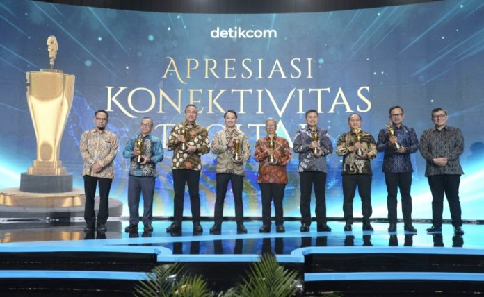 Telkom raih 3 penghargaan dalam Apresiasi Konektivitas Digital 2026 yang diselenggarakan oleh detikcom bersama BAKTI Komdigi, Jumat (17/4/2026). (Humas BP Batam)