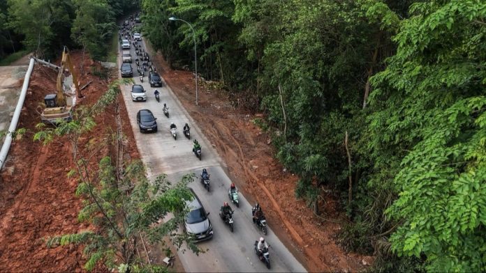 BP Batam memastikan ruas Jalan Gajah Mada, jalan atau tanjakan menuju Hotel Vista yang sebelumnya mengalami perbaikan selesai diperbaiki dan dapat digunakan lagi oleh masyarakat. (Humas BP Batam)