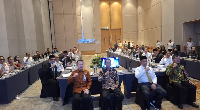 Wali Kota Batam, Amsakar Achmad resmi membuka kegiatan High Level Meeting Tim Percepatan dan Perluasan Digitalisasi Daerah (TP2DD) Kota Batam 2026 dengan tema Konsolidasi Arah Kebijakan dan Roadmap P2DD Kota Batam. (uly)