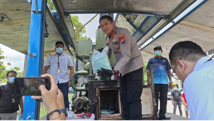 Polresta Barelang Musnahkan Hampir 1 Kg Sabu dan 1.931 Vape Narkotika. (uly)