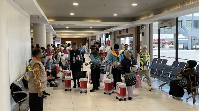 Kabar mengenai pendaratan darurat pesawat milik Saudia Airlines di Bandara Internasional Hang Nadim dipastikan tidak benar. (Istimewa)