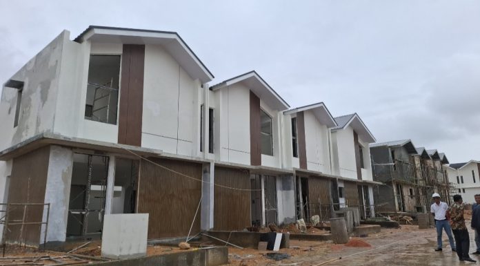Perselisihan Central Hills dengan kontraktor PT Sasando terus bergulir. Pihak pengembang membeberkan kronologi proyek pembangunan mangkrak hingga berujung pada pemutusan kontrak kerja. (uly)