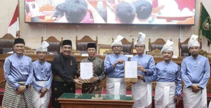 DPRD Kota Batam resmi mengesahkan Ranperda tentang LAMKR Kota Batam menjadi Perda dalam paripurna di gedung DPRD Batam, Jumat (8/5/2026). (Istimewa)
