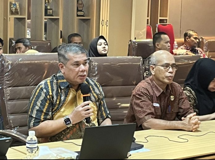 Inspektur Kota Batam, Yusfa Hendri, menegaskan pentingnya menjaga integritas dan profesionalisme aparatur pemerintah dalam pelaksanaan tugas pengawasan. (Diskominfo Kota Batam)