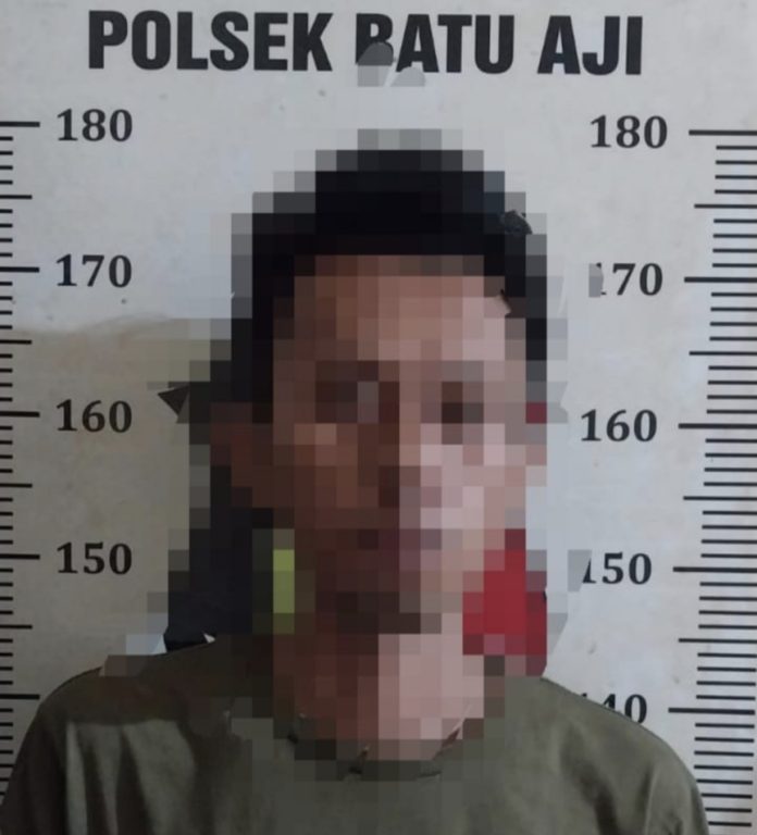 Polsek Batu Aji berhasil mengungkap kasus dugaan penipuan dan penggelapan dengan modus menawarkan slot jemaah umrah fiktif. (Istimewa)