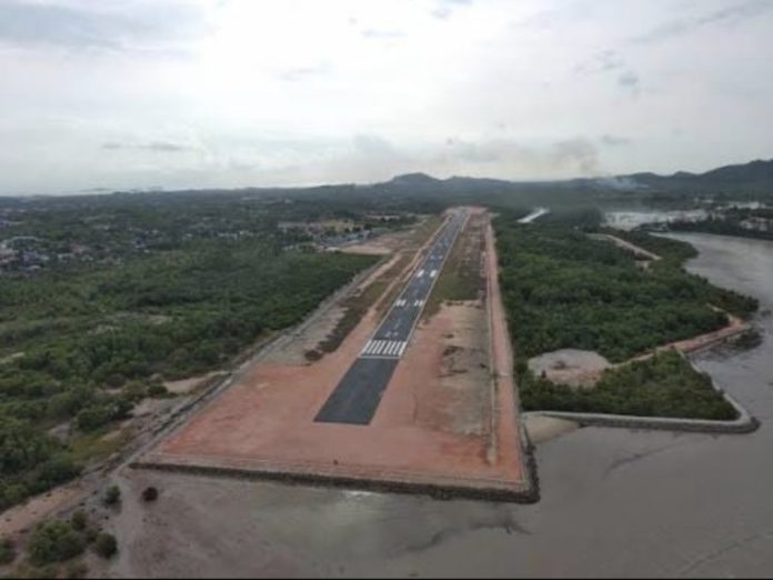 MRKR menilai percepatan pembangunan sekaligus perpanjangan landasan pacu (runway) Bandara Raja Haji Abdullah di Sei Bati, Kabupaten Karimun menjadi perhatian serius. (Istimewa)