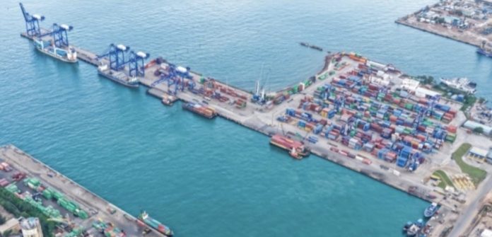 Modernisasi infrastruktur, penguatan sistem operasional, serta peningkatan kualitas layanan, TPK Batu Ampar menjadi gerbang logistik berstandar internasional mendongkrak produktivitas dan memperkuat konektivitas pelayaran global dari Batam. (Humas BP Batam)