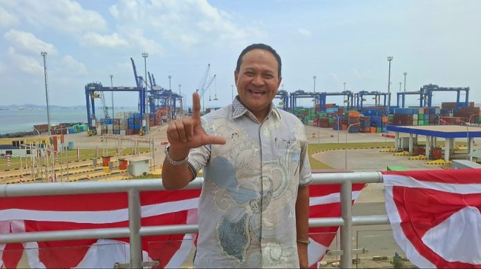 Direktur PT Batam Terminal Petikemas, Capt. Basori Alwi, mengatakan target tersebut mengharuskan perusahaan melakukan pengembangan besar-besaran, baik dari sisi kawasan kerja maupun infrastruktur pendukung terminal. (uly)