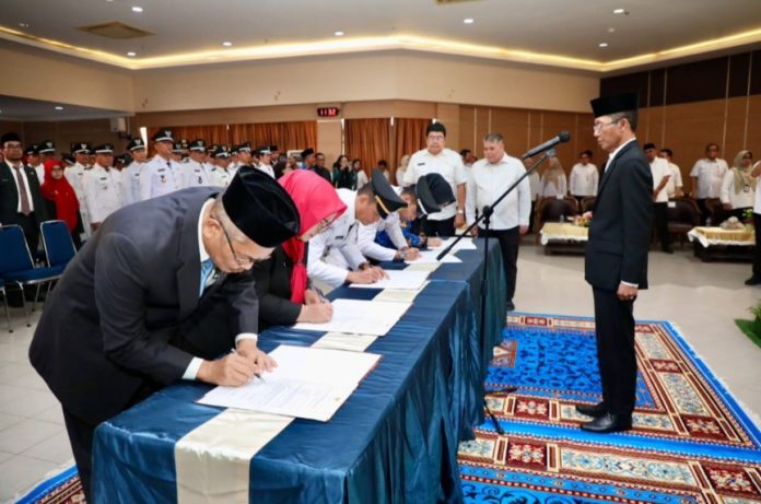 Wali Kota Batam Amsakar Achmad memulai perombakan birokrasi Pemerintah Kota Batam dengan peringatan keras kepada aparatur sipil negara (ASN). (Diskominfo Kota Batam)