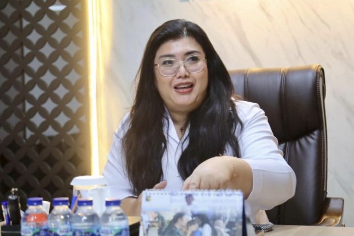 Anggota/Deputi Bidang Pelayanan Umum BP Batam, Ariastuty Sirait, mengimbau masyarakat Kota Batam tidak ragu menerima petugas Sensus Ekonomi 2026. (Humas BP Batam)