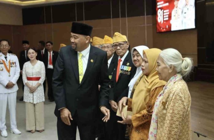 DPRD Kota Batam ikuti upacara peringatan detik-detik Proklamasi secara daring melalui layar lebar di Aula Engku Hamidah, lantai IV Kantor Wali Kota Batam. (Istimewa)