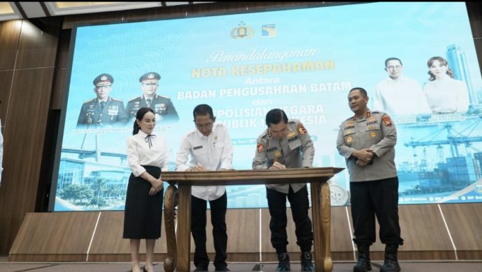 Penguatan kerja sama ditandai dengan penandatanganan Nota Kesepahaman (MoU) antara BP Batam dan Polri di Balairung Sari BP Batam, Jumat (21/8/2026). (Humas BP Batam)