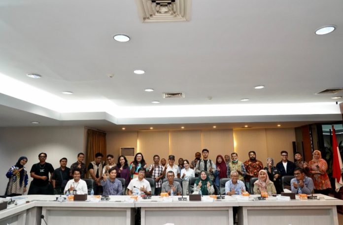 Anggota/Deputi Bidang Pelayanan Umum BP Batam, Ariastuty Sirait menegaskan penting membangun komunikasi profesional antara pemerintah dan pers. (Humas BP Batam)