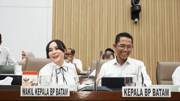 BP Batam menyampaikan rencana kerja dan anggaran TA 2027 dalam RDP bersama Komisi VI DPR RI di Gedung Nusantara I, Jakarta, Senin (31/8/2026). (Humas BP Batam)