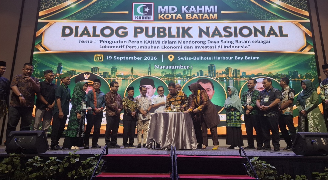 Pemotongan Tumpeng dalam Musda Kahmi