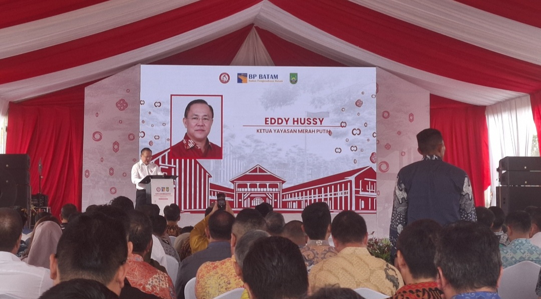 Ketua Pengurus Yayasan Merah Putih, Eddy Hussy, mengatakan kegiatan Ground Breaking ini menjadi momentum penting karena menandai dimulainya perjalanan pembangunan Sekolah Terintegrasi Merah Putih. (uly)