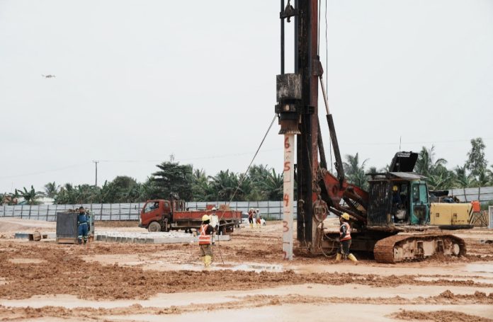 Groundbreaking dan pemasangan tiang pancang perdana di Sekolah Merah Putih Terintegrasi, Rempang, Kamis (24/9/2026). (Humas BP Batam)
